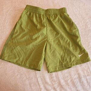 New Nike Kids' Dri-FIT Standard Fit Training Shorts - Green (Size Medium) - NWT
